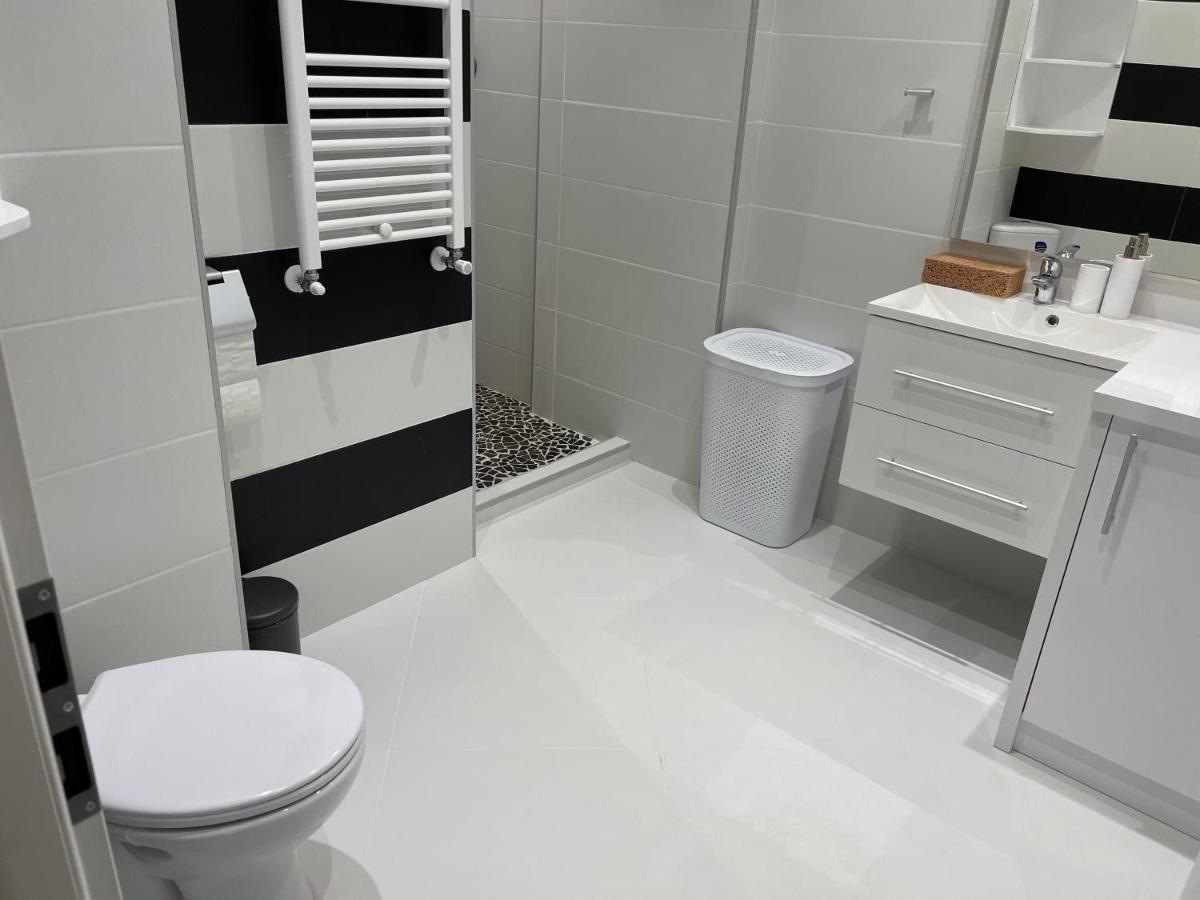 Stylish Westpark 2 Residence Lake View W8 بوخارست المظهر الخارجي الصورة